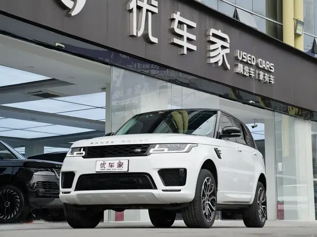 Land Rover Range Rover Sport 2022 3.0 L6 Gloss Black Edition