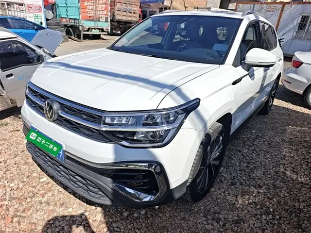 Volkswagen Tharu 2023 300TSI 2WD Bright Moon Edition