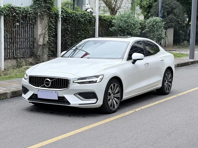 Volvo S60 2022 B4 Smart Vision Luxury Edition