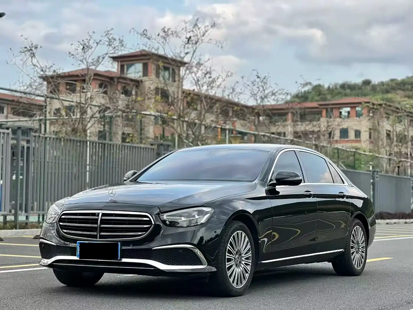 Mercedes-Benz E-Class 2023 E 300 L Luxury