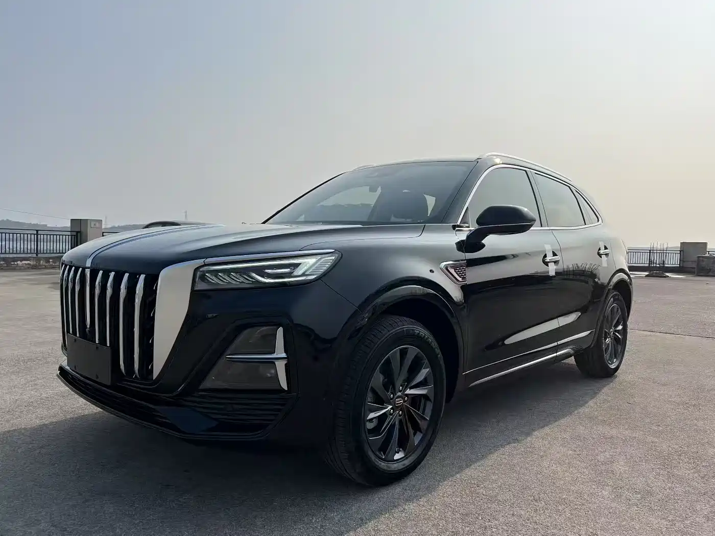 Hongqi HS5 2023 2.0T Flag Joy Pro Edition
