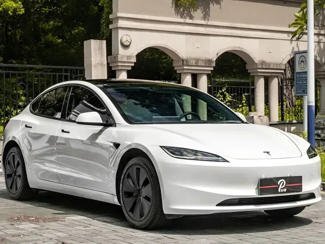 Tesla Model 3 2025 Model Year Facelift Long Range Rear-Wheel Drive
