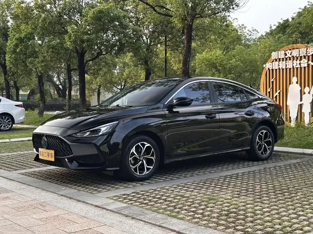 MG 5 2022 180DVVT CVT Youth Luxury Edition