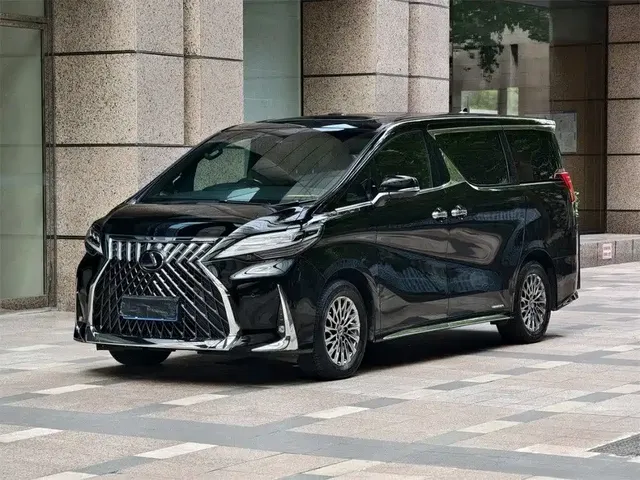 Lexus LM 2020 300h 4-Seat Imperial Edition