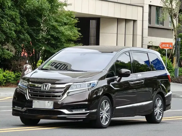 Honda Elysion 2019 2.0L Hybrid Luxury Edition