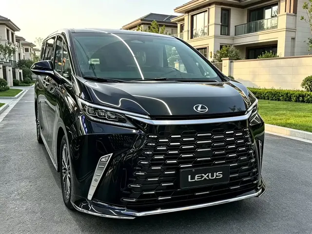 Lexus LM 2025 Model 500h Six-Seater Prestige Edition