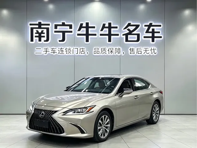 Lexus ES 2022 300h Excellence Edition