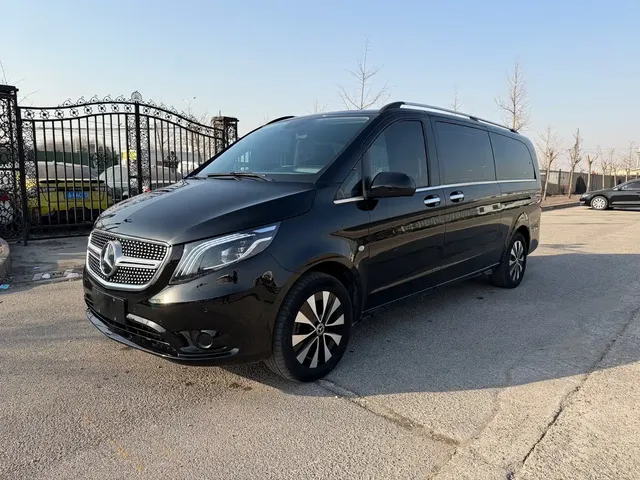 Mercedes-Benz Vito 2023 2.0T Business 7-Seater