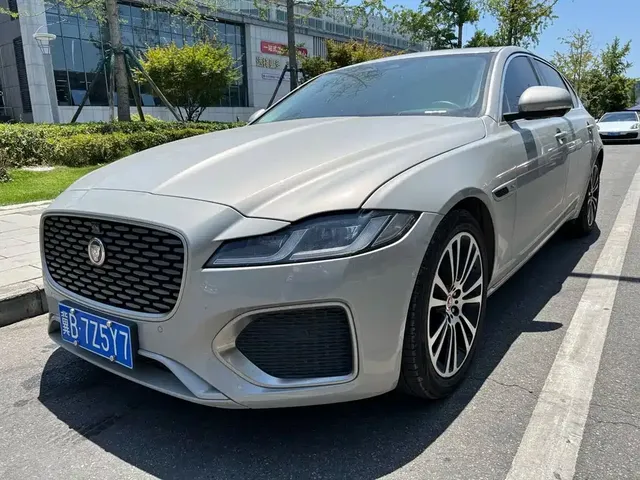 Jaguar XFL 2024 2.0T P250 2WD Premium Luxury