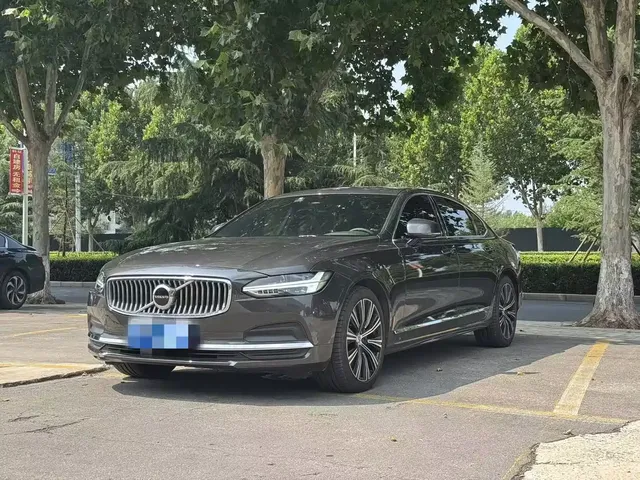 Volvo S90 2025 B5 Zhiyuan Luxury Edition