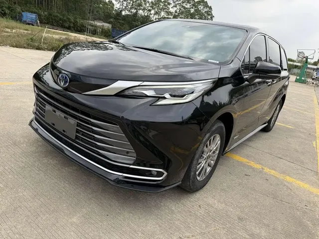 Toyota Sienna 2023 2.5L Hybrid Luxury Edition