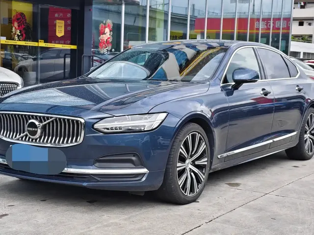 Volvo S90 2023 B5 Intelligent Vision Luxury Edition