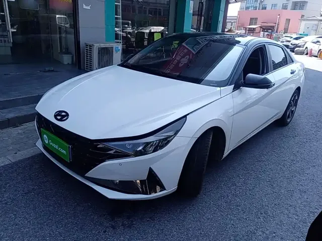 Hyundai Elantra 2022 1.5L CVT LUX Premium Edition