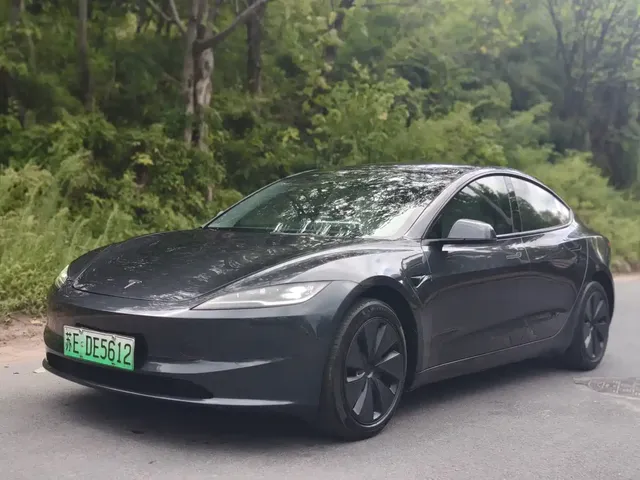 Tesla Model 3 2025 Model Long Range Rear-Wheel Drive