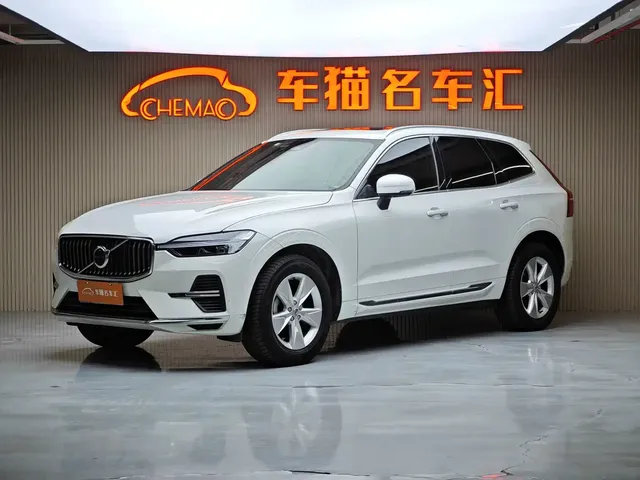 Volvo XC60 2022 B5 AWD R-Design