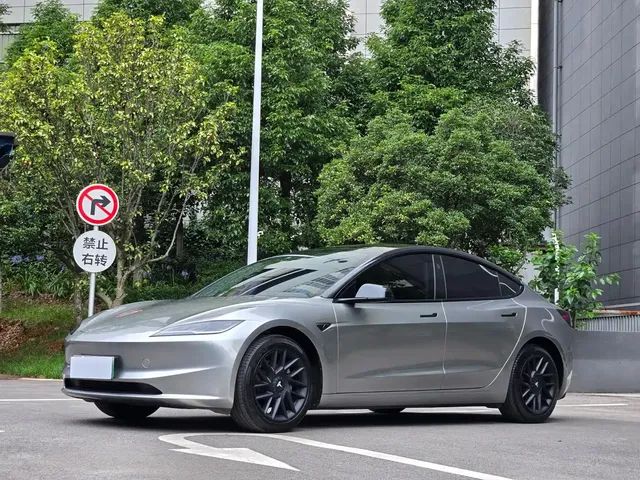Tesla Model 3 2023 Rear-Wheel Drive