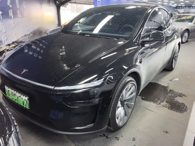 Tesla Model Y 2026 Long Range All-Wheel Drive
