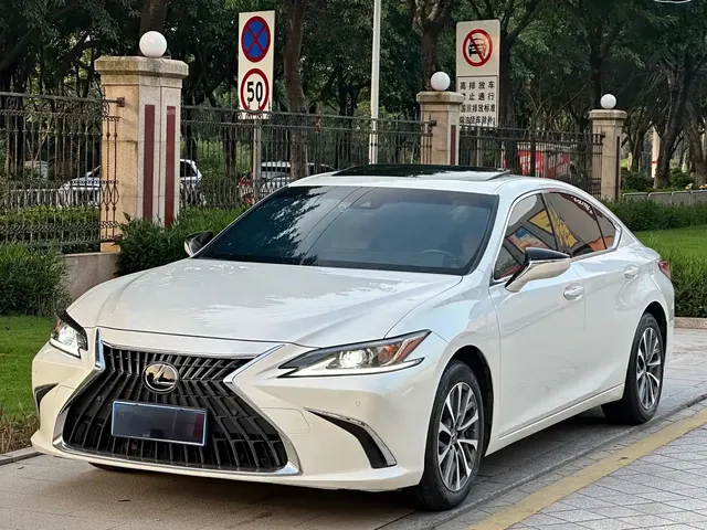 Lexus ES 2022 200 Excellence Edition