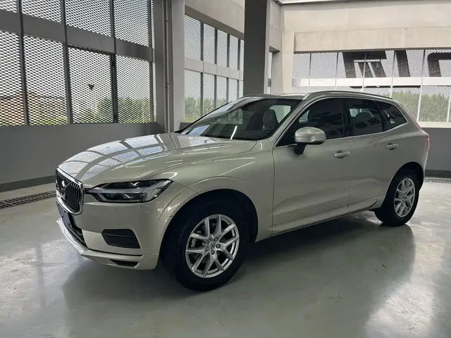 Volvo XC60 2018 T5 AWD Momentum Edition
