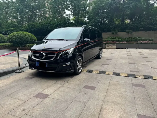Mercedes-Benz V-Class 2018 V 260 L Premium Long Wheelbase Edition China VI