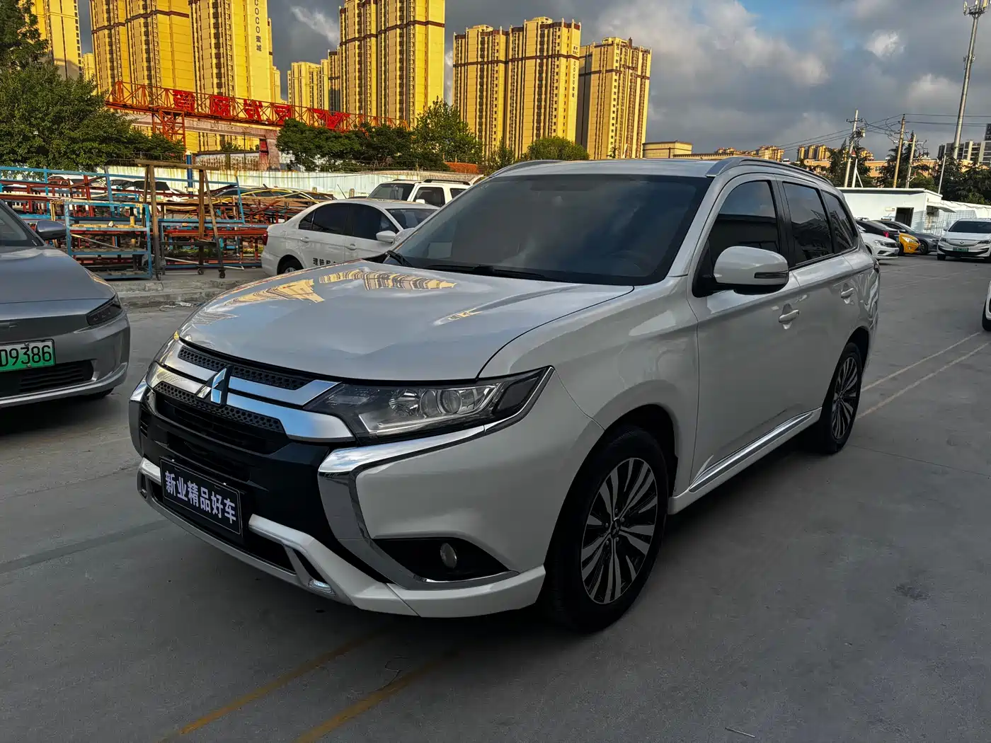 Mitsubishi Outlander 2020 2.0L 2WD Premium 7-seater