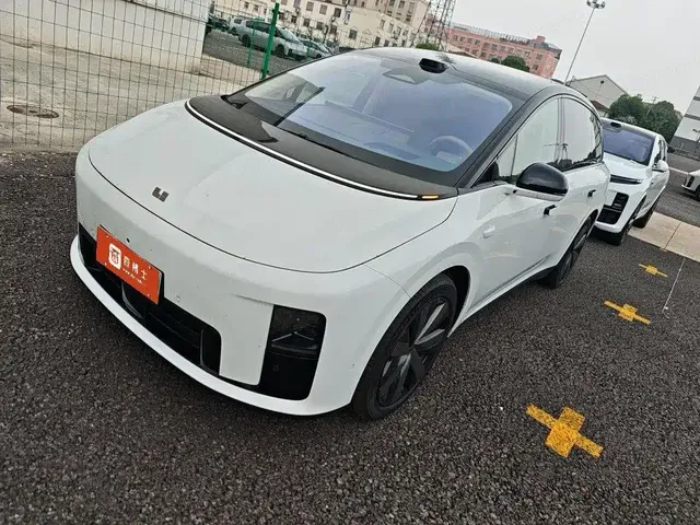 Li Auto Li i8 2025 Standard Edition