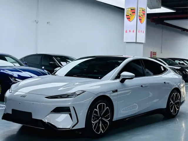 Geely Galaxy E8 2025 700km Long Voyage Smart Drive Edition
