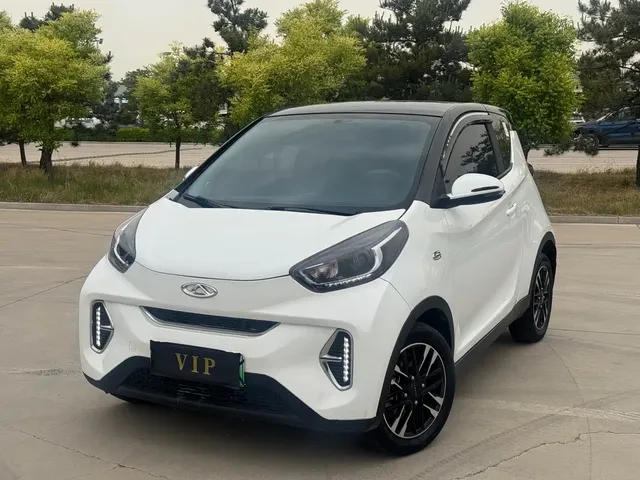 QQ New Energy Little Ant 2024 Youth Edition 251km True Love Version 25.05kWh
