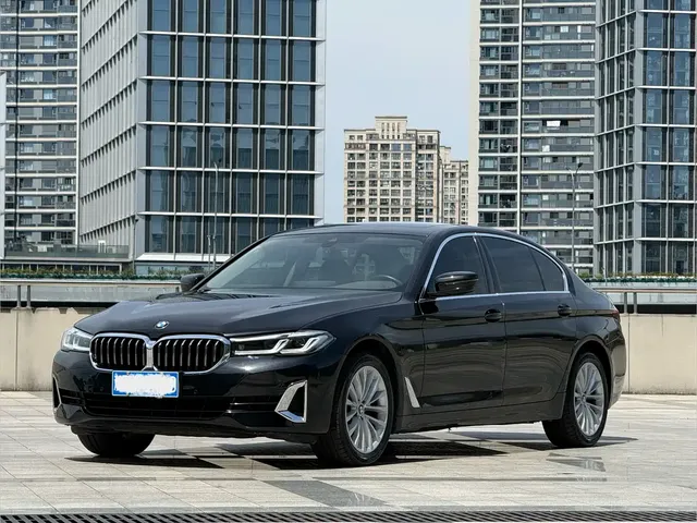BMW 5 Series 2022 525Li Luxury Package