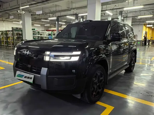 Fang Cheng Bao Titanium 7 2025 AWD Base Model