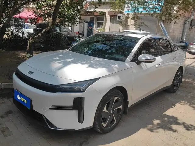 Geely Galaxy L6 2025 EM-i 140km Explorer+ Edition