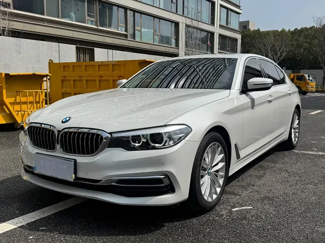 BMW 5 Series 2020 525Li Luxury Package