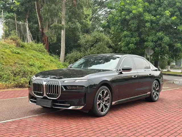 BMW 7 Series 2023 Model 735Li Luxury Package