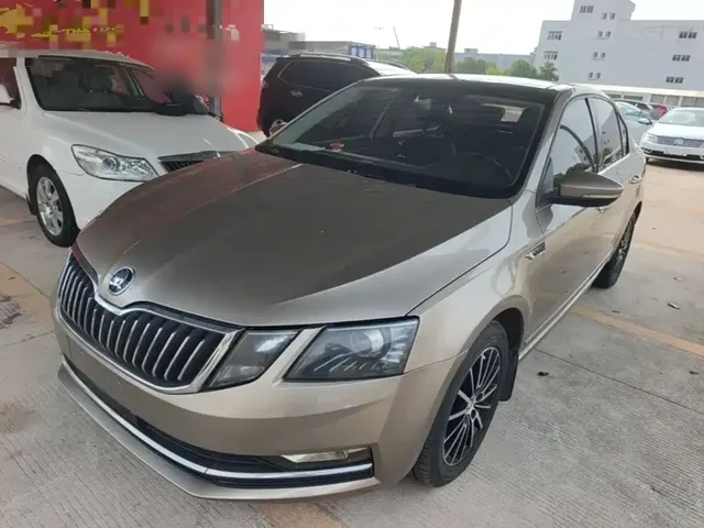 Škoda Octavia 2018 TSI230 DSG Luxury Edition