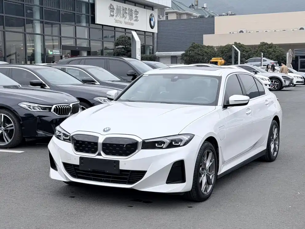 BMW i3 2022 eDrive 35 L