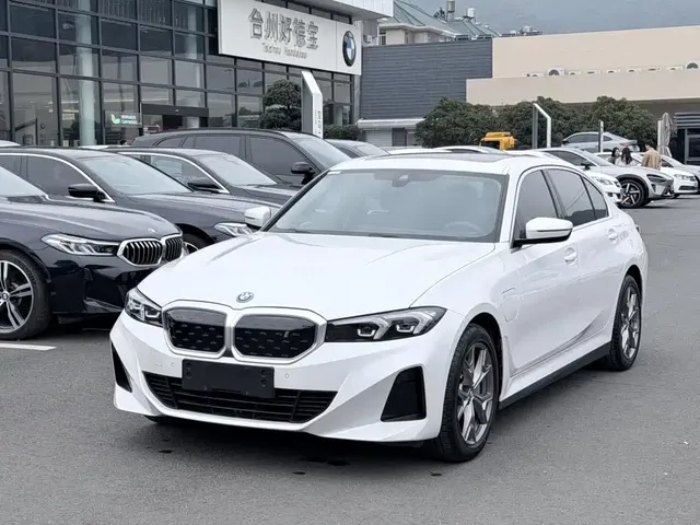 BMW i3 2022 eDrive 35 L