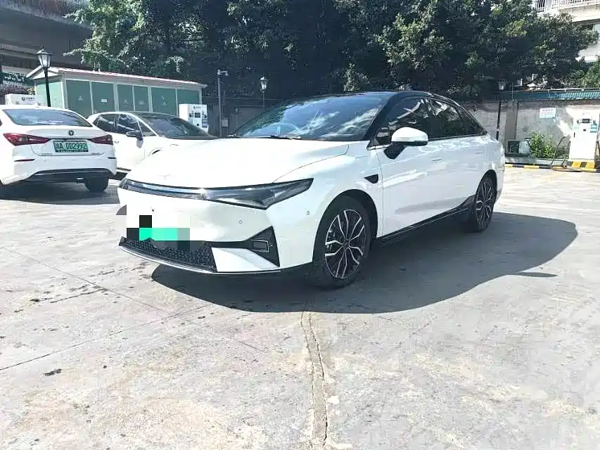 XPeng P5 2022 Model 550P