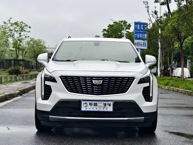 Cadillac XT4 2021 28T FWD Premium Edition