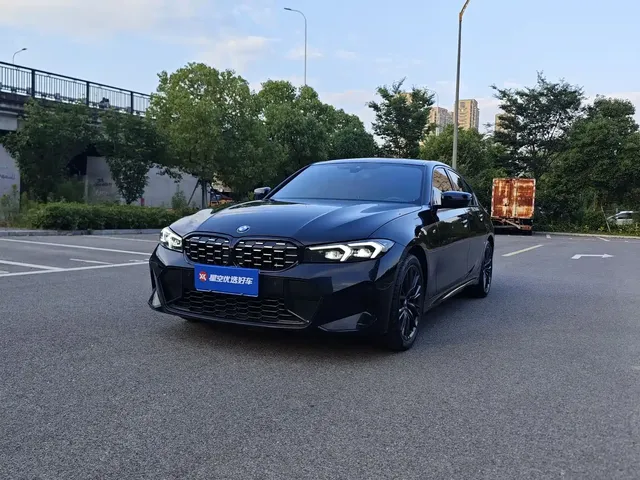 BMW 3 Series 2023 325i M Sport Black Night Package