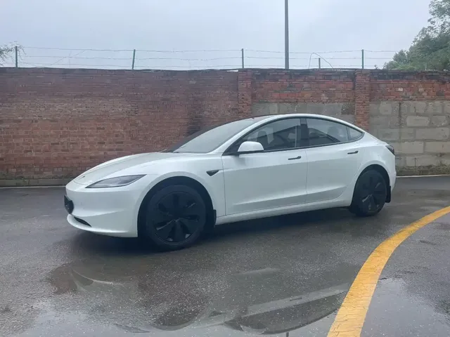 Tesla Model 3 2025 Long Range All-Wheel Drive