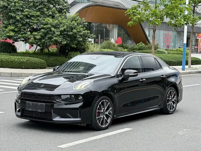 Lynk & Co 03 2019 2.0TD Auto Power Pro Version