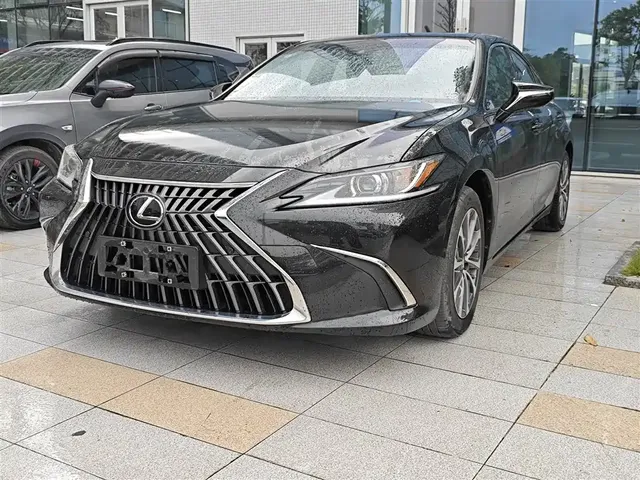 Lexus ES 2022 300h Excellence Edition