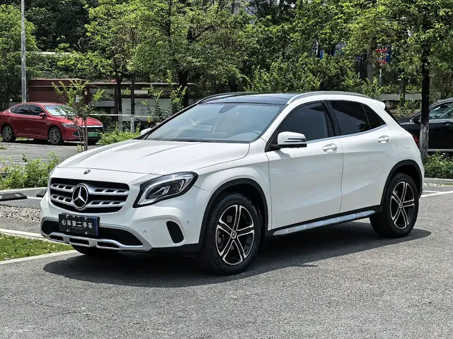 Mercedes-Benz GLA 2018 GLA 200 Fashion