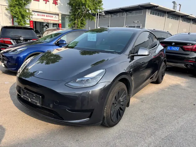 Tesla Model Y 2024 Rear-Wheel Drive Version
