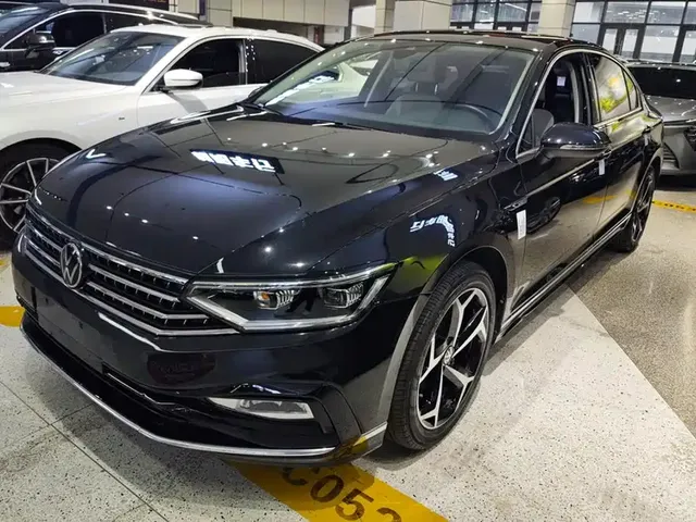 Volkswagen Magotan 2023 Model 2 Million Commemorative Edition 330TSI DSG Luxury