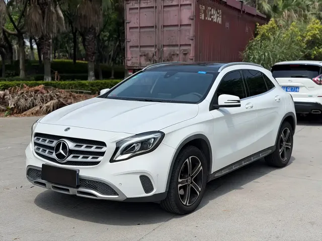 Mercedes-Benz GLA 2018 GLA 200 Fashion