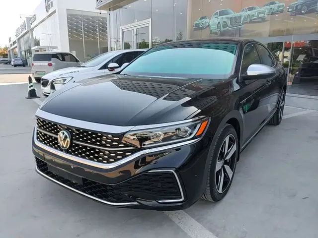 Volkswagen Passat 2023 Facelift 330TSI Starlight Luxury Edition