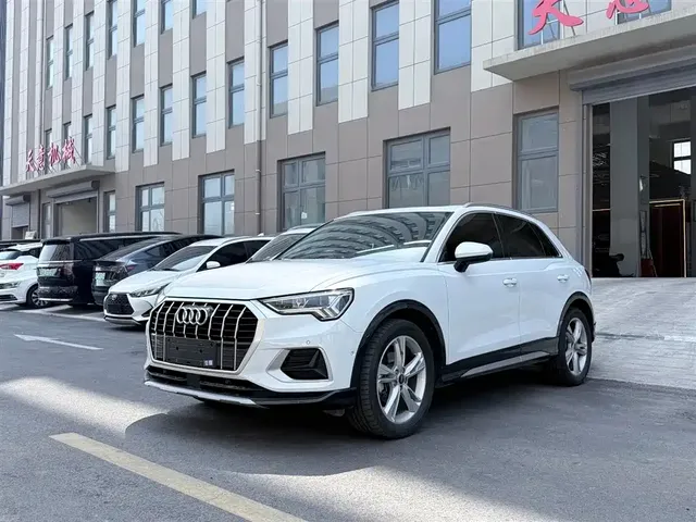 Audi Q3 2023 35 TFSI Fashion Dynamic (1.4T)