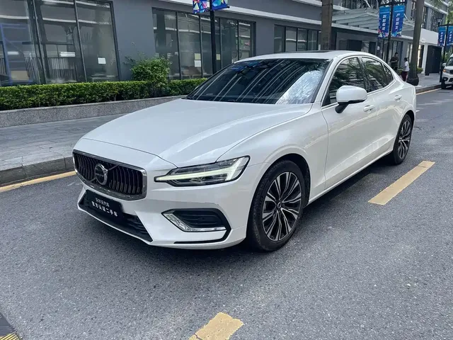 Volvo S60 2024 B4 Inscription Luxury Edition