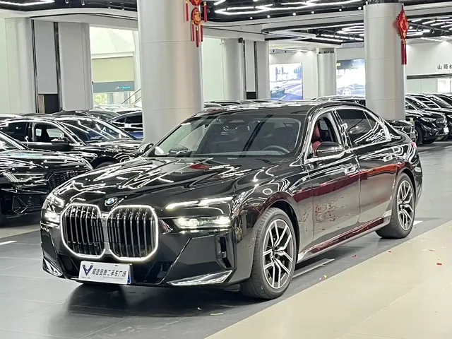 BMW 7 Series 2023 Model 735Li M Sport Package